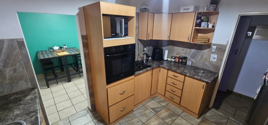 3 Bedroom Property for Sale in Geelhoutpark North West